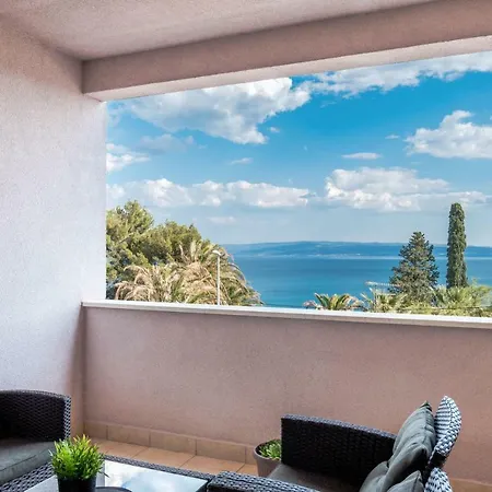 With View, Magis Red Apartment Split